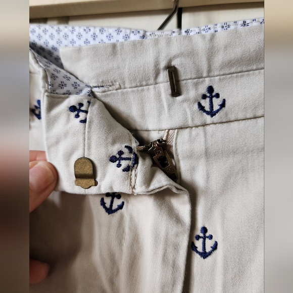 Khaki embroidered tailored shorts - Picture 6 of 16